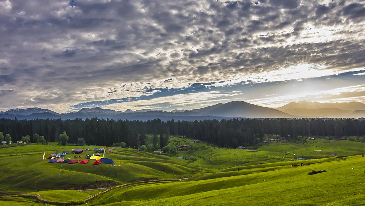 Yusmarg Tour Packages with Travel Guide...