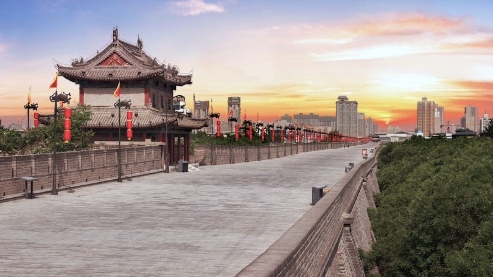 China implements the  New COVID-19 quarantine rules for international travelers